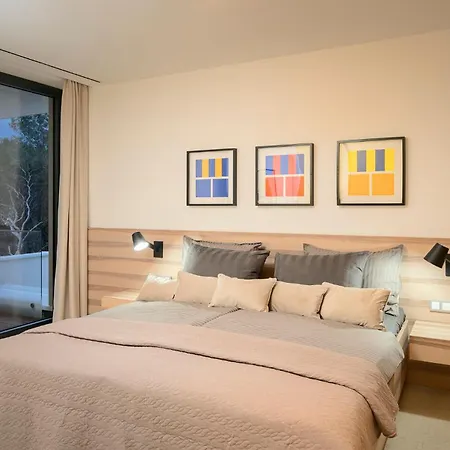 Eola Hvar Villa *